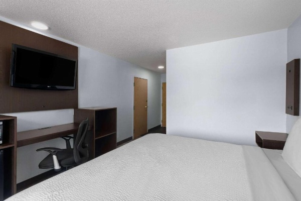 Super 8 by Wyndham Harbison/Parkridge Hospital image 17