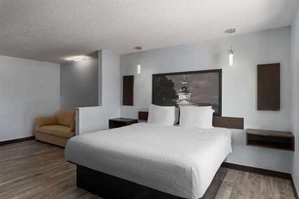 Super 8 by Wyndham Harbison/Parkridge Hospital image 19