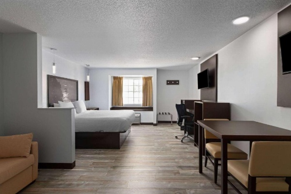 Super 8 by Wyndham Harbison/Parkridge Hospital image 21