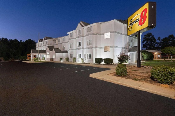Super 8 by Wyndham Harbison/Parkridge Hospital image 4